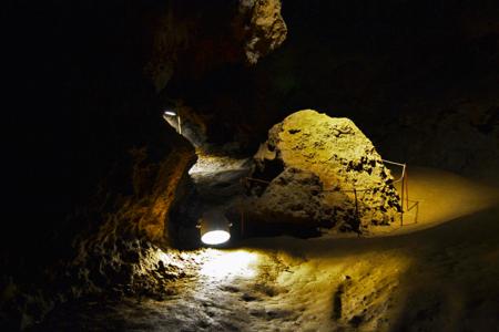 Cave''s hall